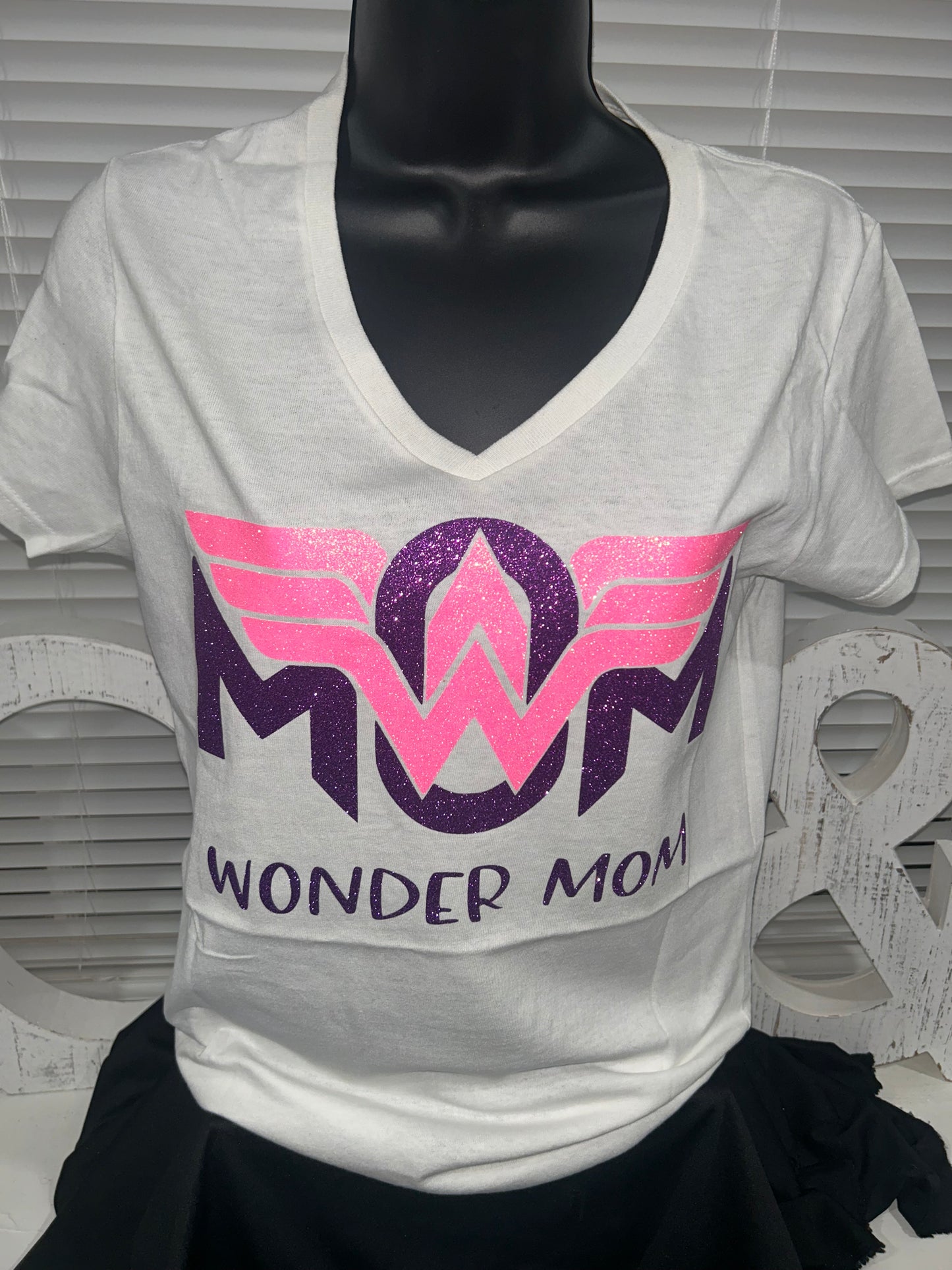 Wonder Mom (White - Vneck)